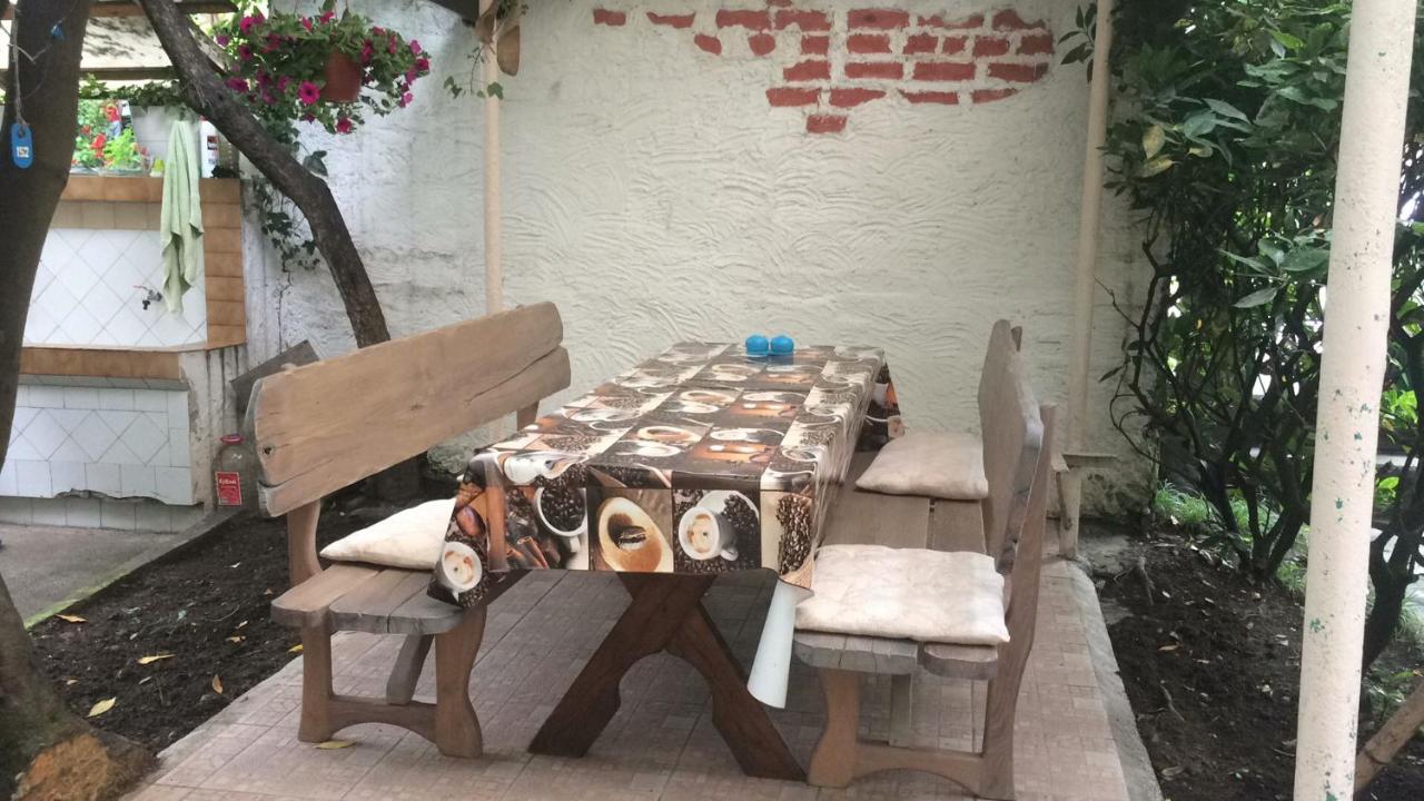 Guest House Lavr Гагра Екстериор снимка