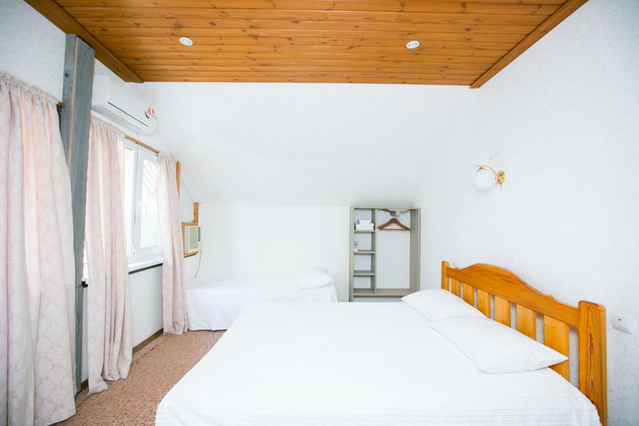 Guest House Lavr Гагра Екстериор снимка