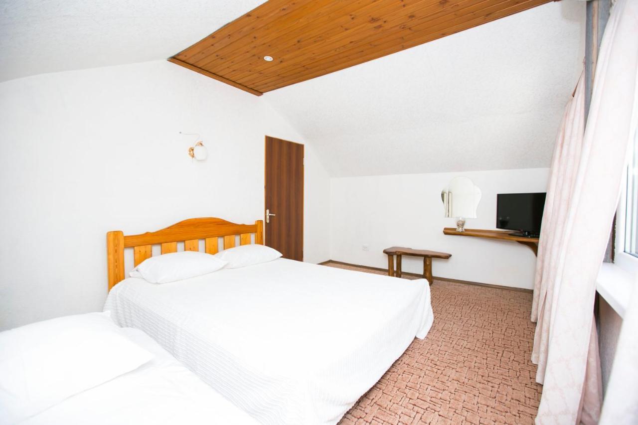 Guest House Lavr Гагра Екстериор снимка