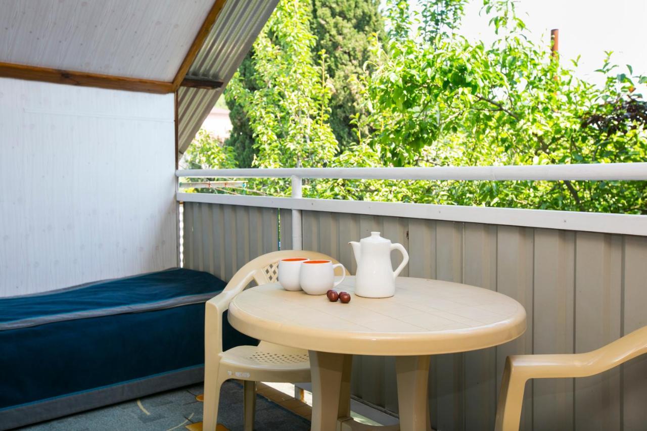 Guest House Lavr Гагра Екстериор снимка