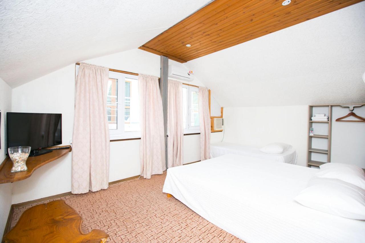 Guest House Lavr Гагра Екстериор снимка