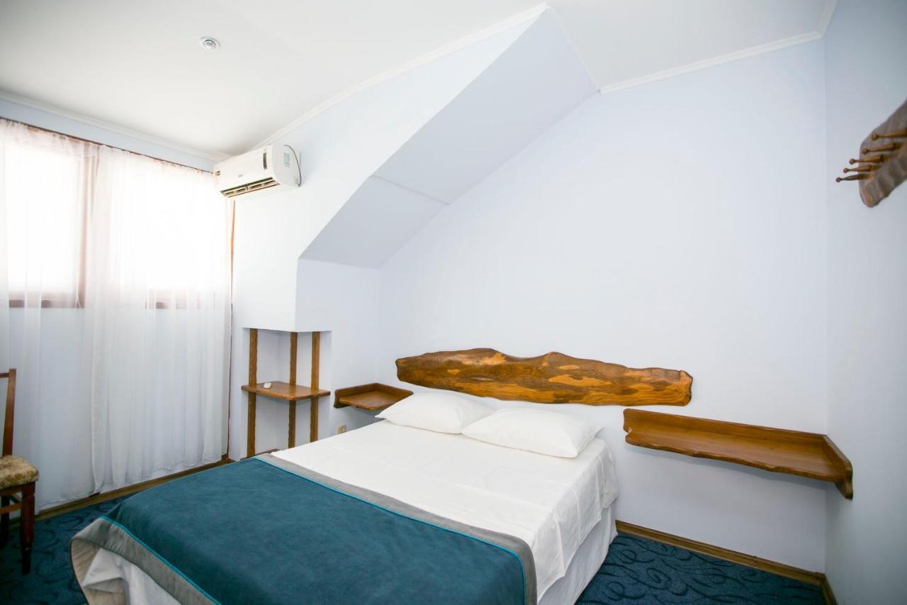 Guest House Lavr Гагра Екстериор снимка
