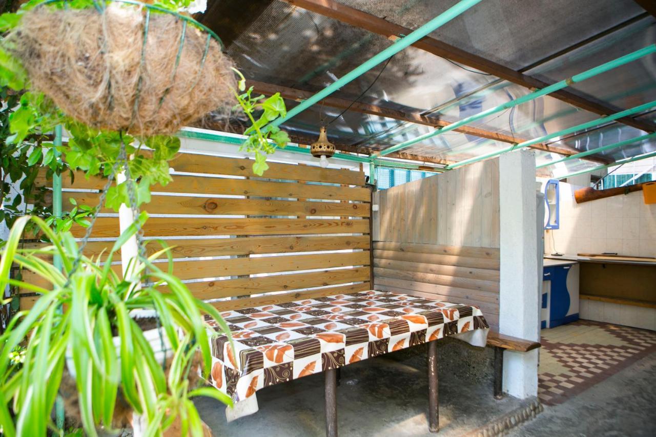 Guest House Lavr Гагра Екстериор снимка