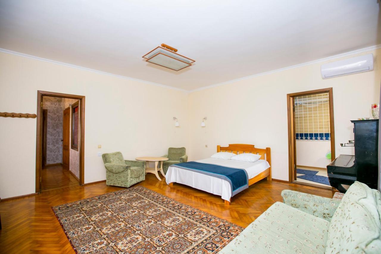 Guest House Lavr Гагра Екстериор снимка