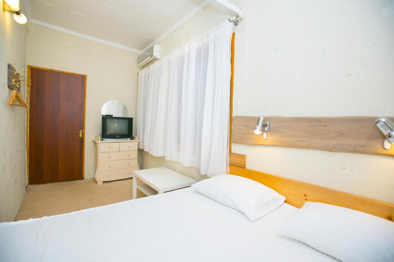 Guest House Lavr Гагра Екстериор снимка