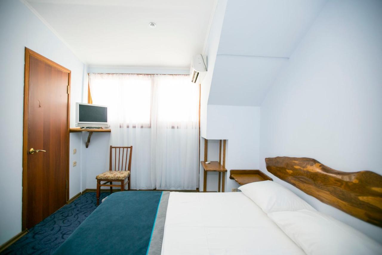 Guest House Lavr Гагра Екстериор снимка